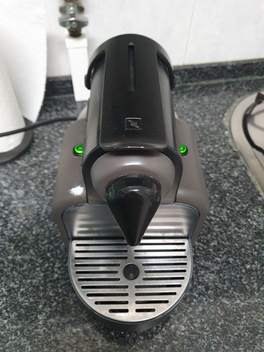 Máquina de café nespresso ESSENZA - para peças