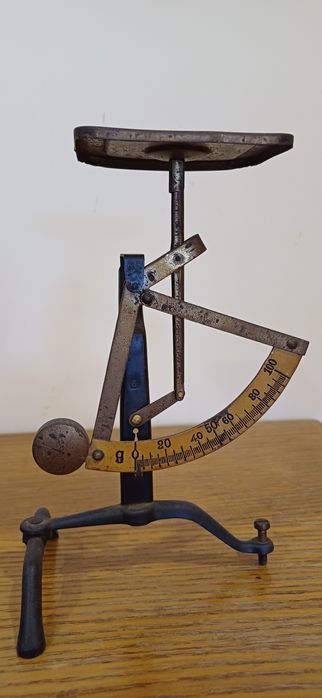 Zabytkowa waga do listów