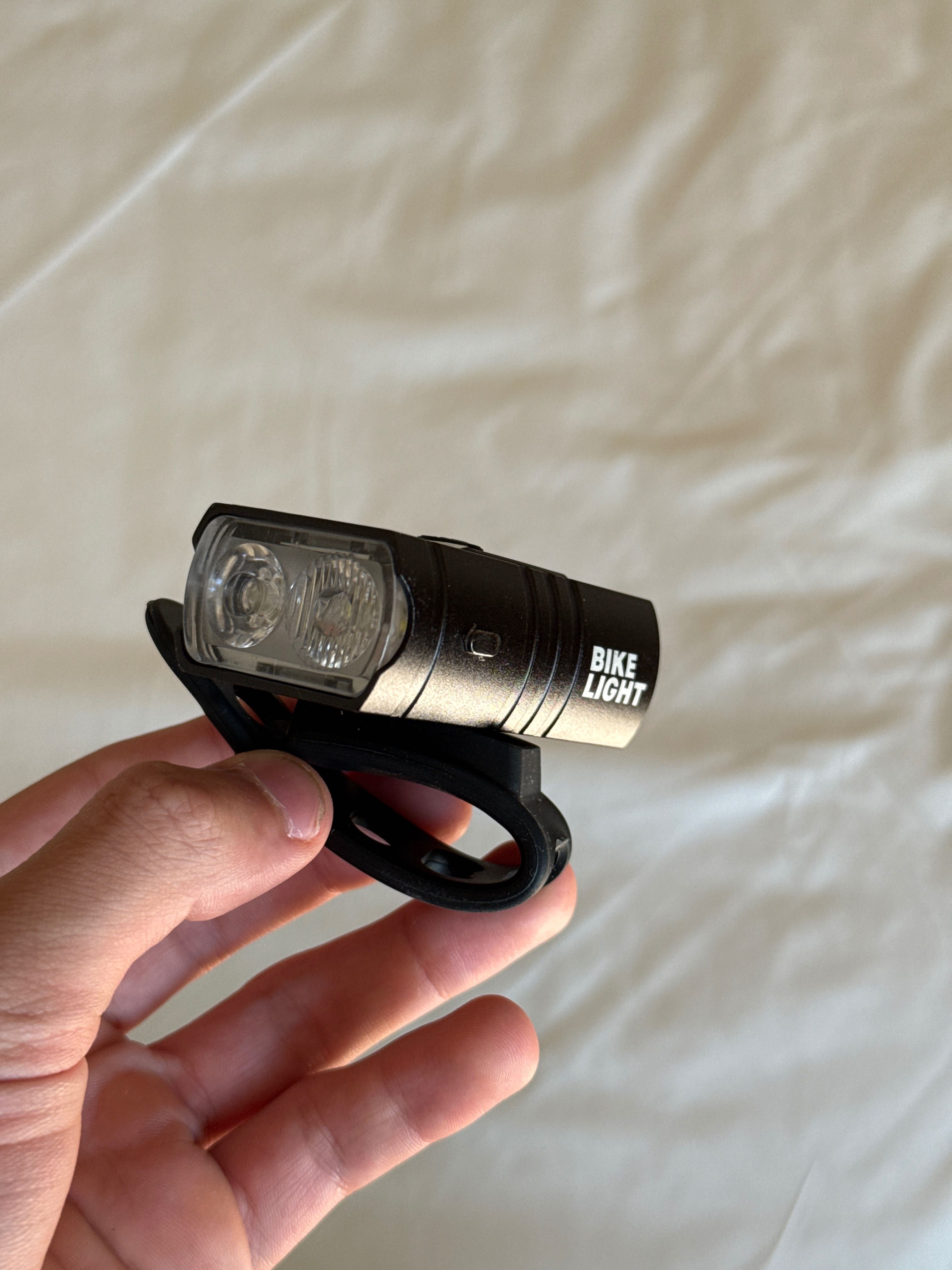Lanterna Luz para bicicleta bike trotinete muito forte com varios modo