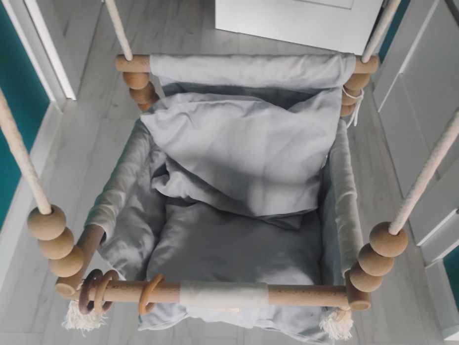 Huśtawka dziecięca drewniana wisząca wewnętrzna