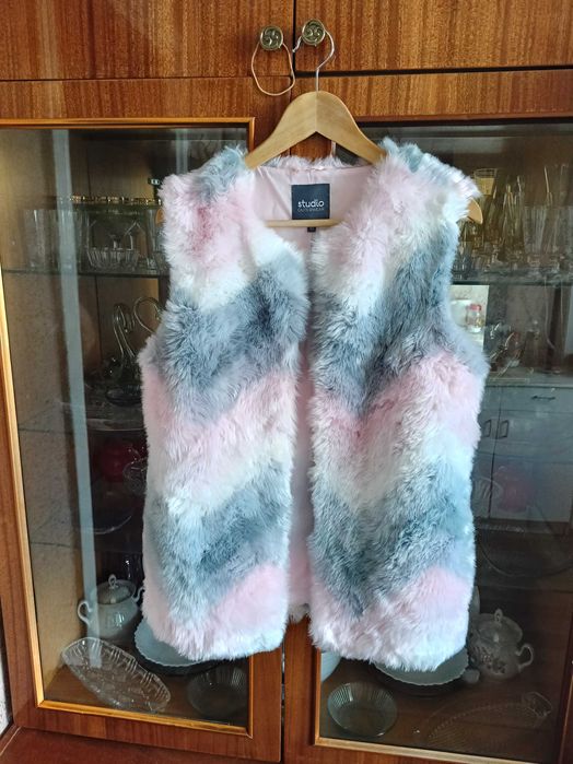 Женский меховой жилет
