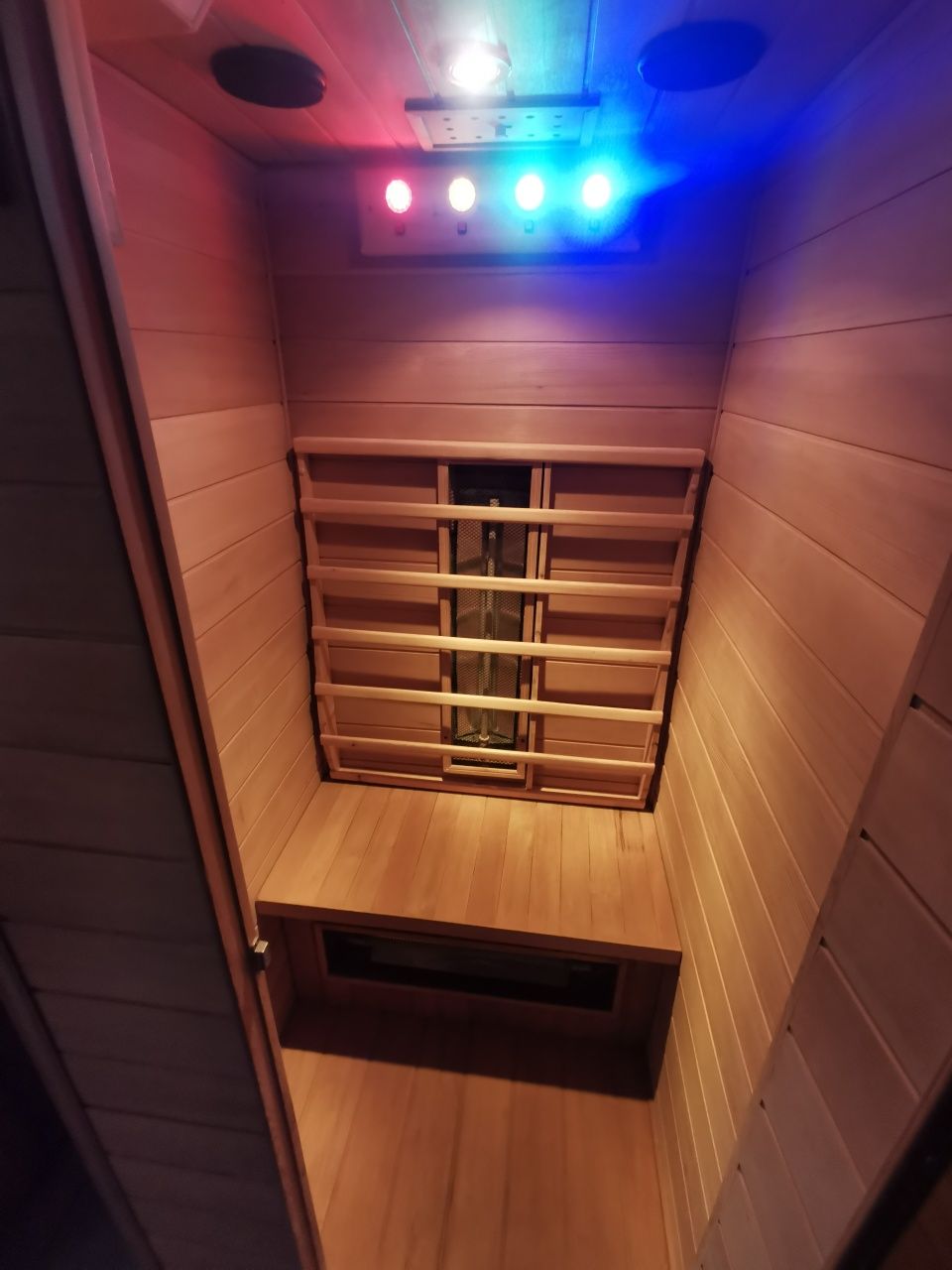 Okazja sauna sucha typu infrared z przeznaczeniem dla 1 osóby/jednooso