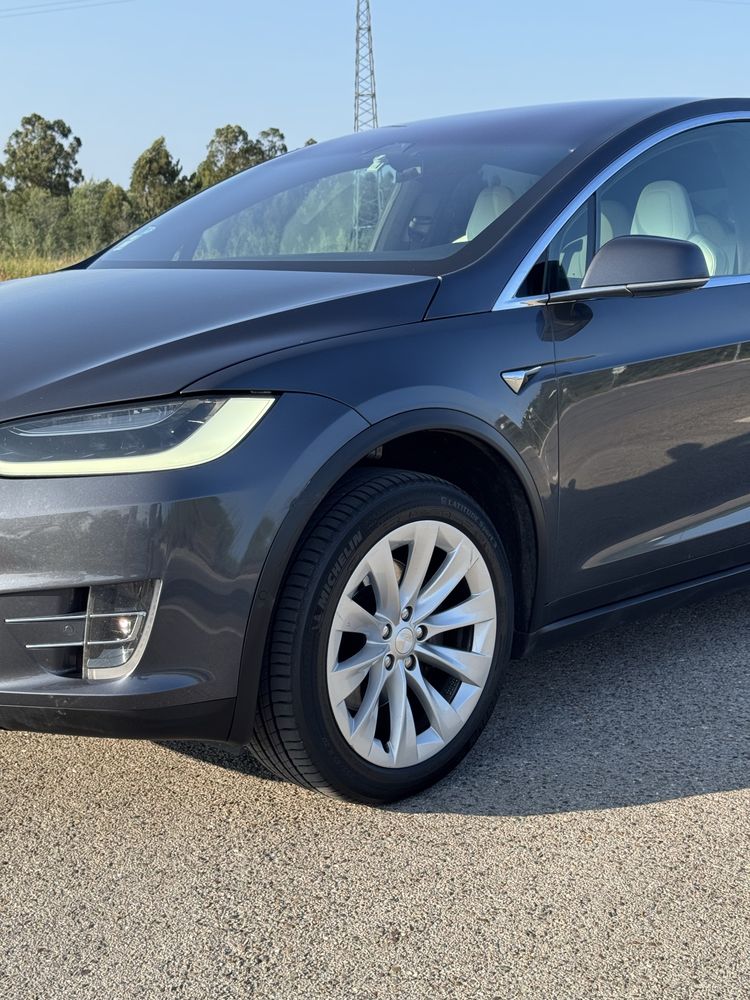 Tesla Model X 100D