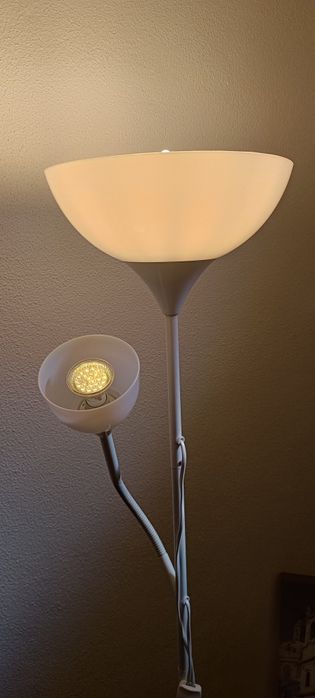 Candeeiro de pé Ikea