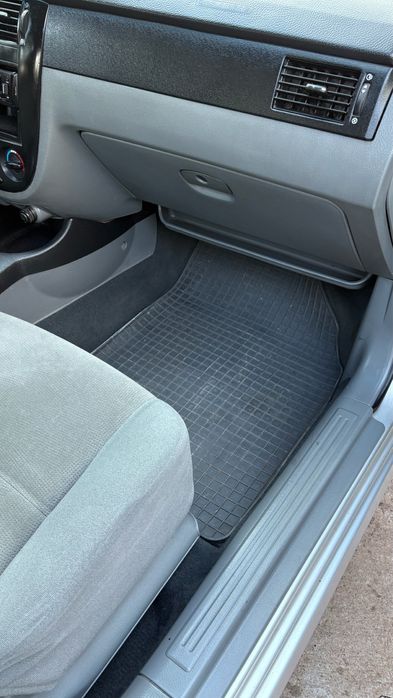 Продам авто 2013 року, у відмінному стані!