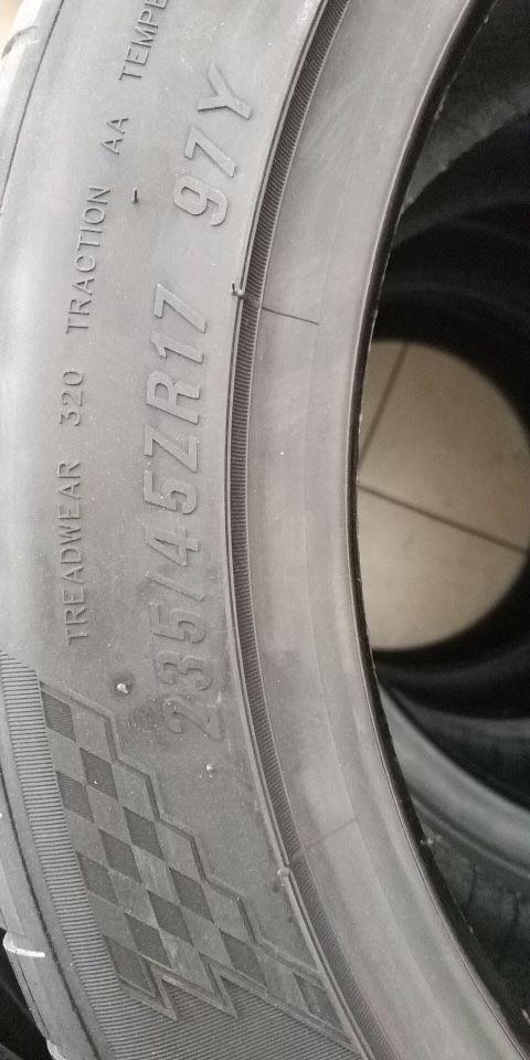 Maxxis Victra Sport 5    235/45 ZR17