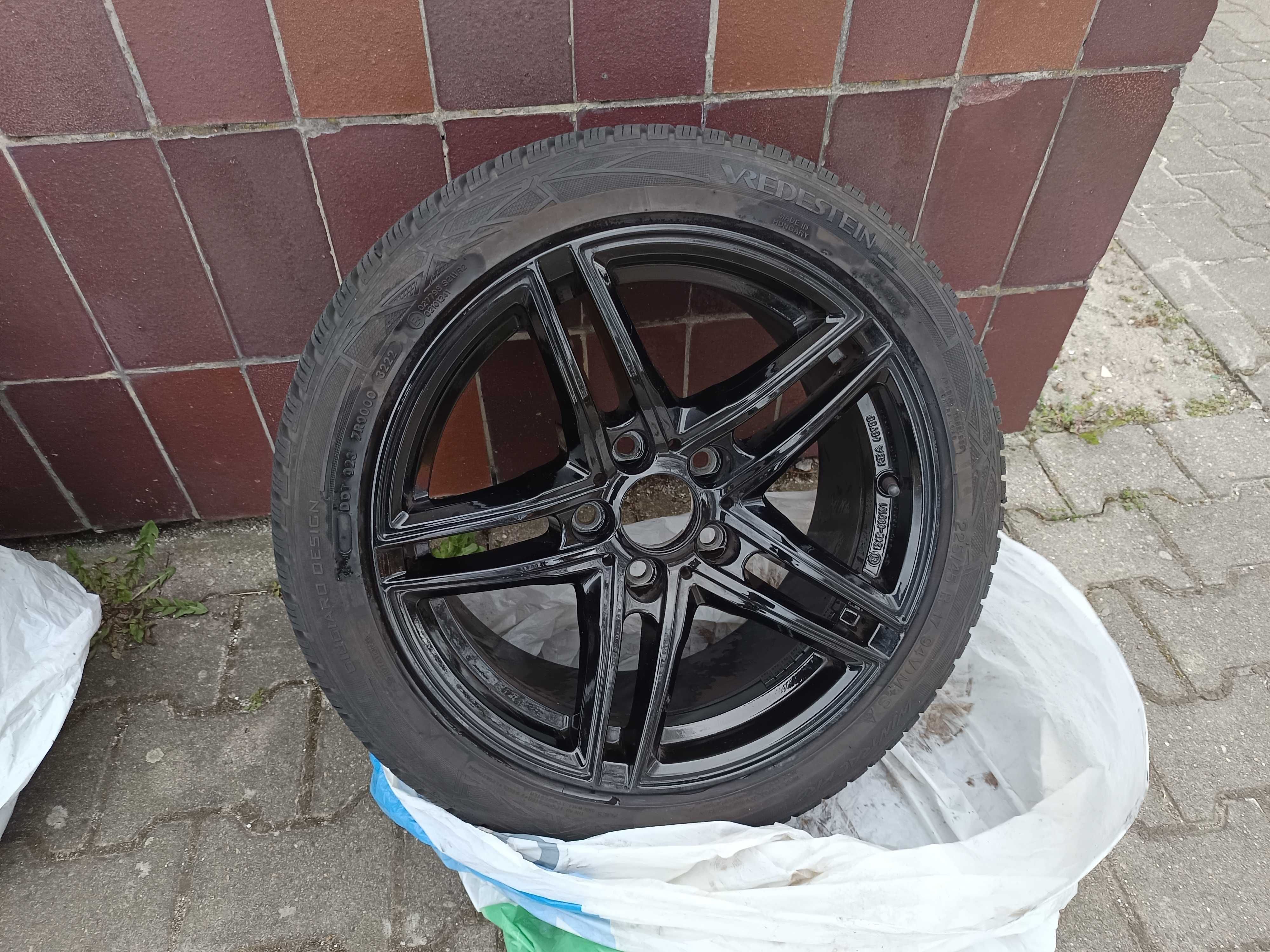 Felgi + Opony zimowe 225/45R17 do BMW E90