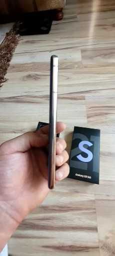 Sprzedam telefon samsung S 21  8/256 w ladnym stanie tanio