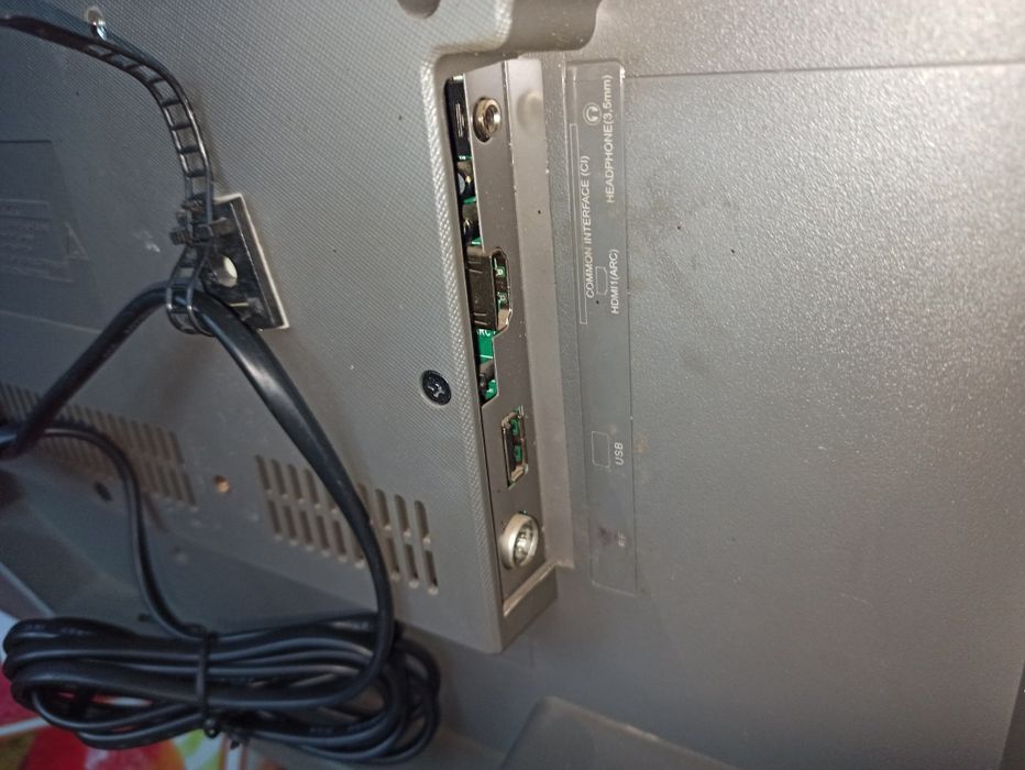 Продам телевізор смарт ТВ KIVI