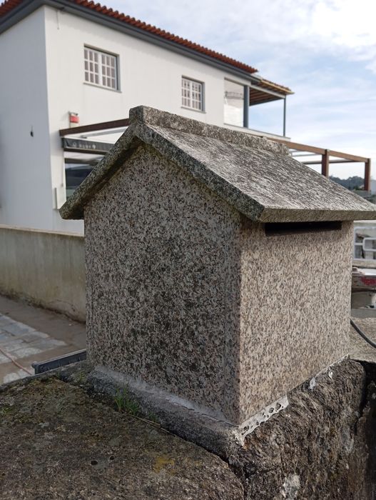 Caixa de correio em granito