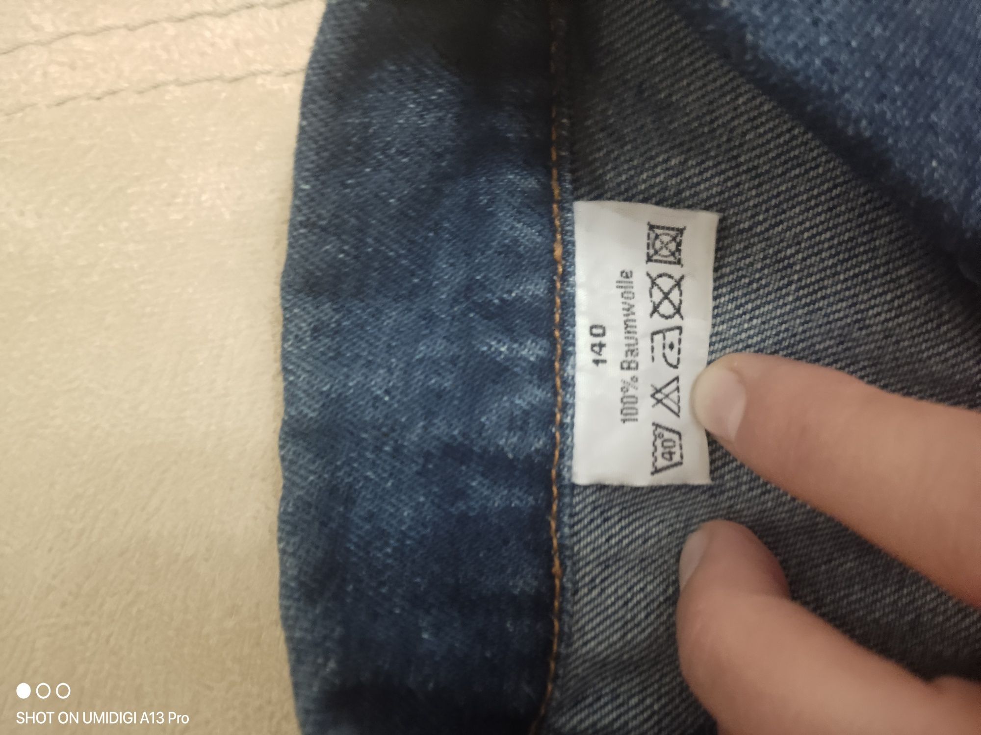Продам дёшево джинсовый пиджак 140 размер