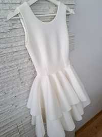 Biała piękna sukienka