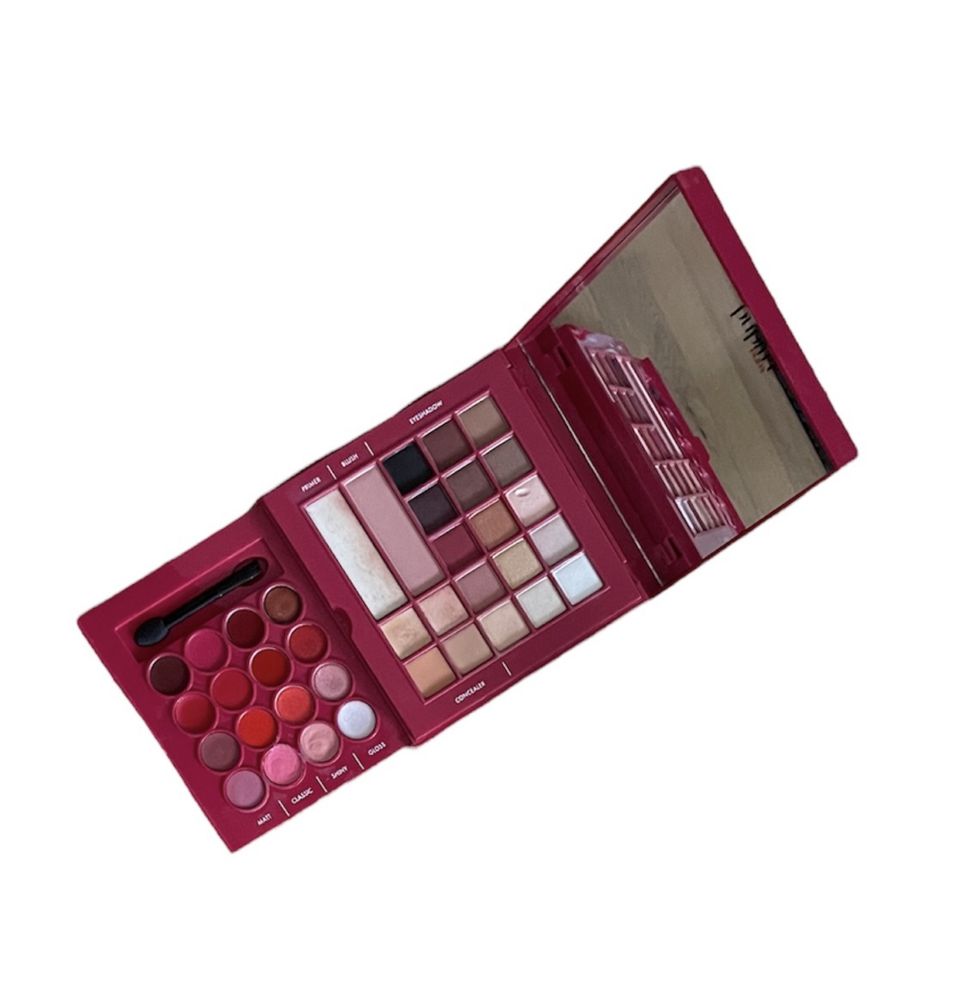 Paleta do makijażu Pupa Date Night cienie błyszczyki korektory kontur