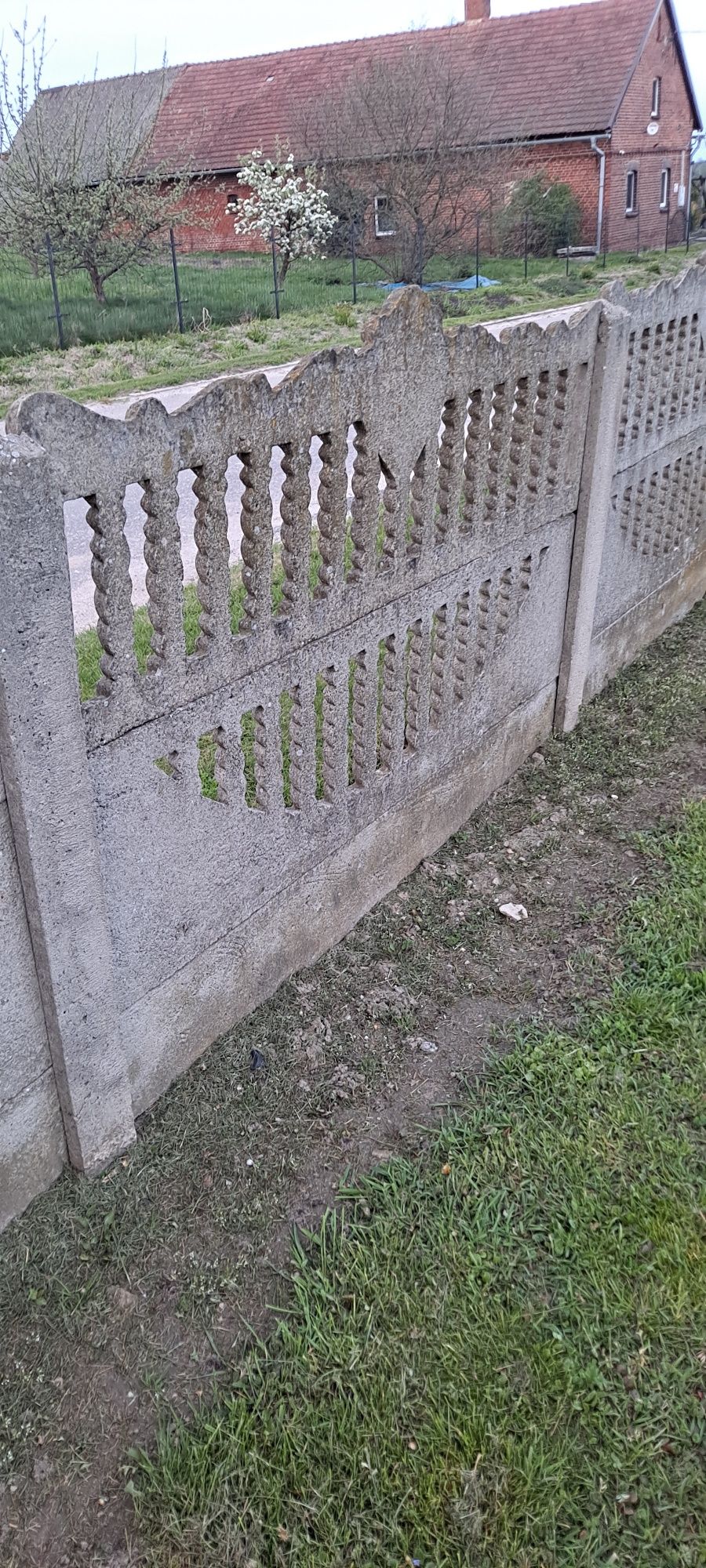 Sprzedam ogrodzenie betonowe z rozbiórki.