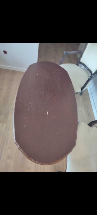 Stylowy Stolik z krzesłami do renowacji