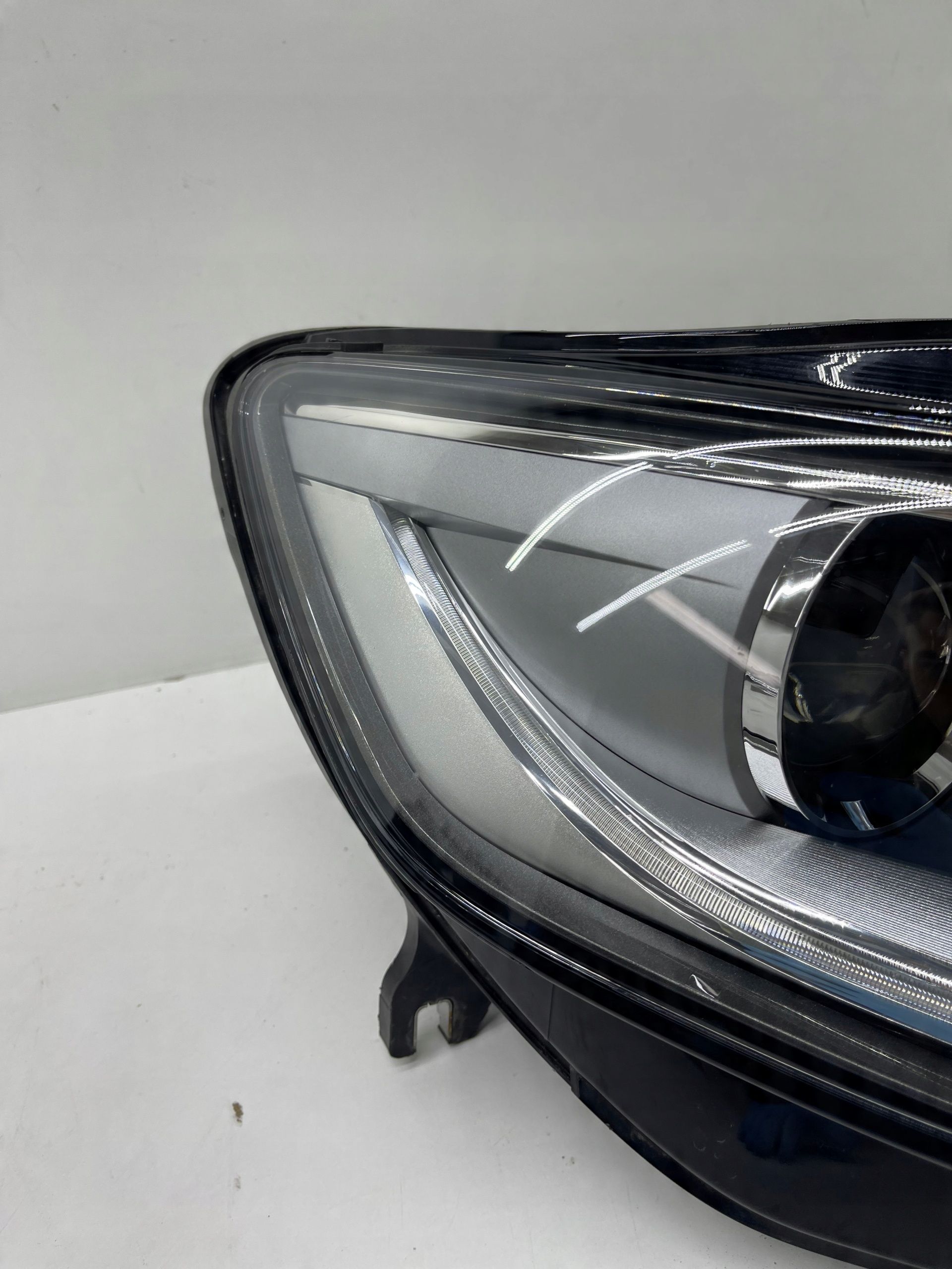 Audi A6 C7 Lampa Reflektor Prawy Przód Bi-Xenon Xenon Cała