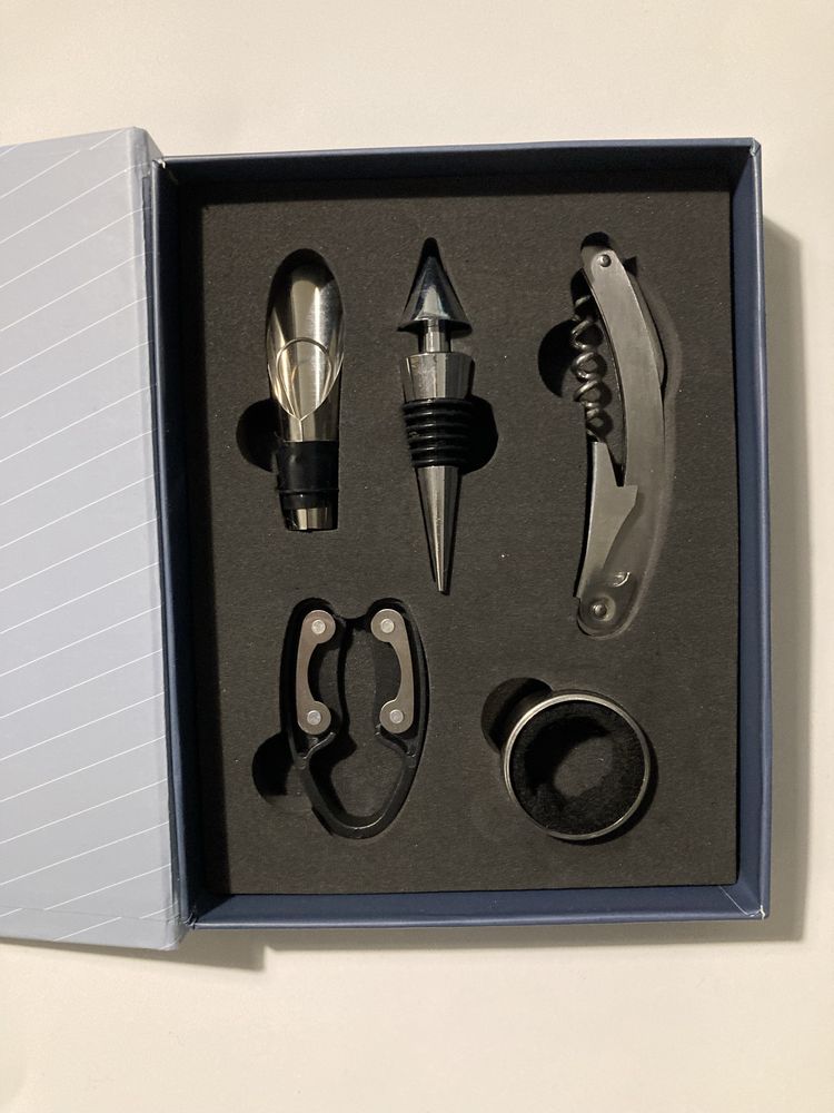 Kit Vinho Mr. Wonderful novo com saca-rolhas e acessórios