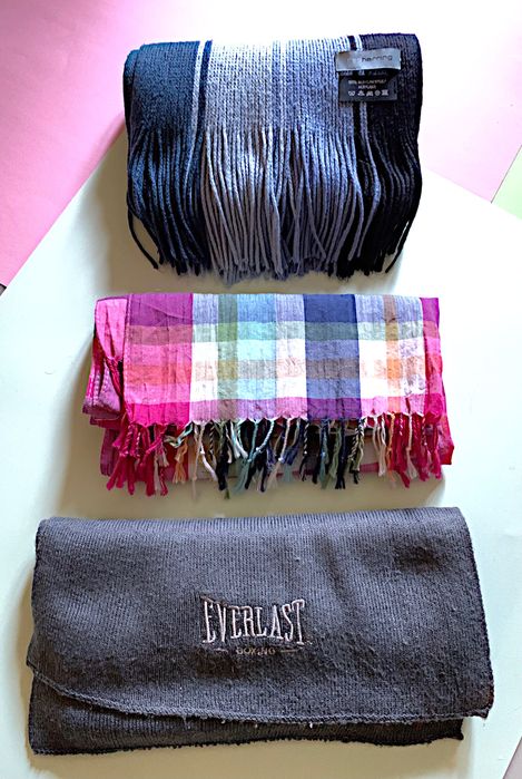 Conjunto 3 echarpes/
cachecois diversos