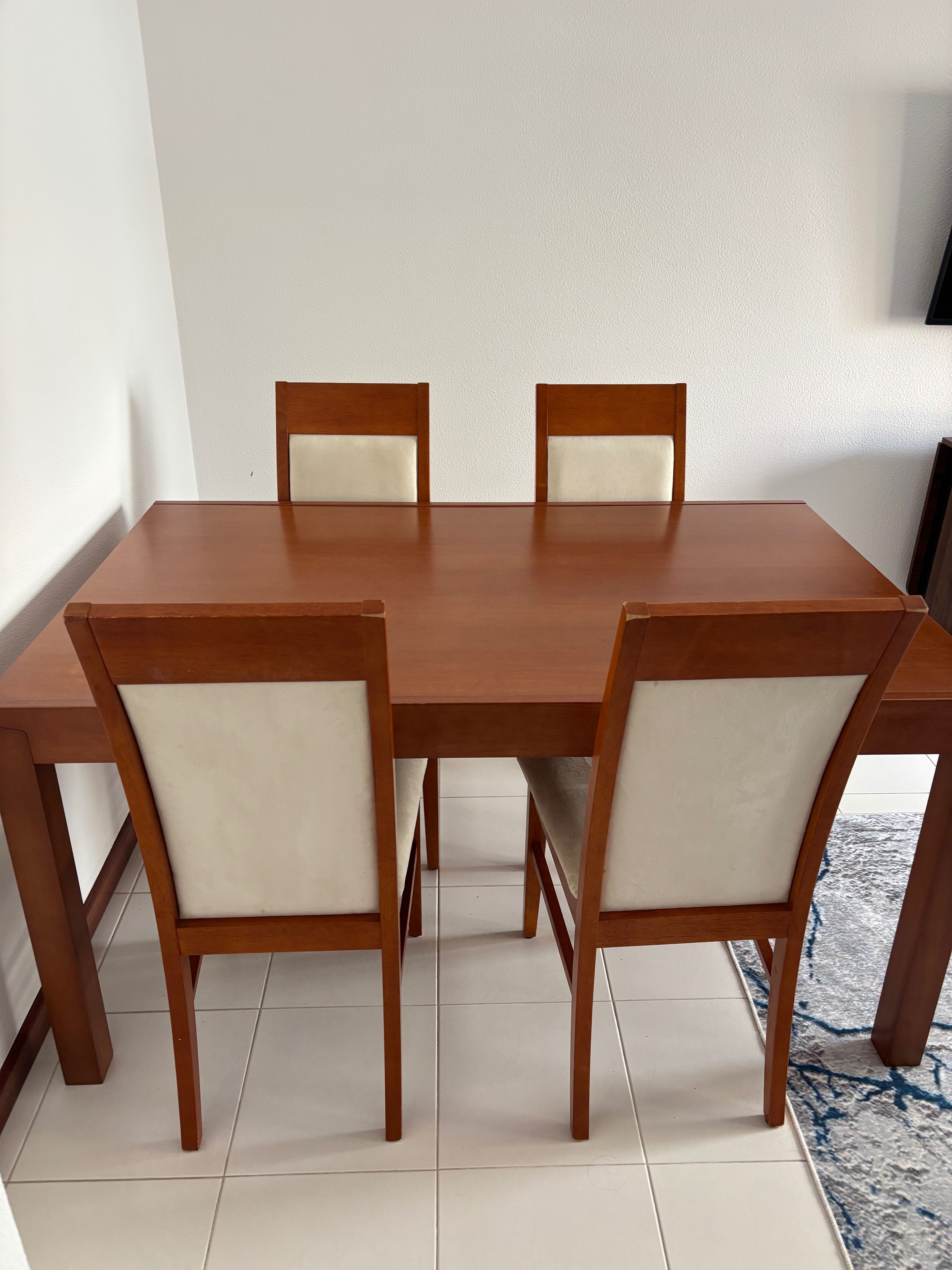 Mesa sala jantar com 4 cadeiras