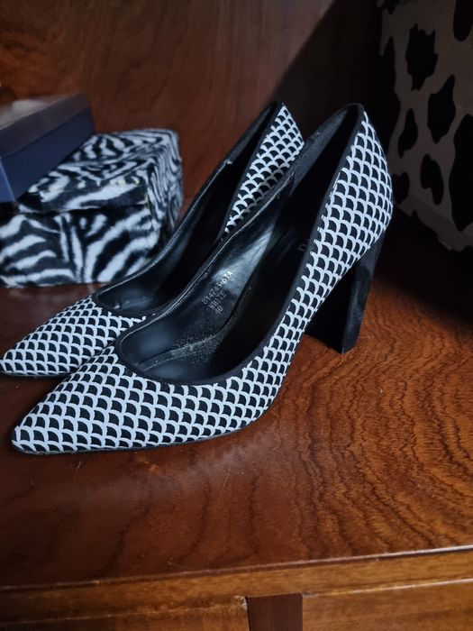 Muitos sapatos senhora 39