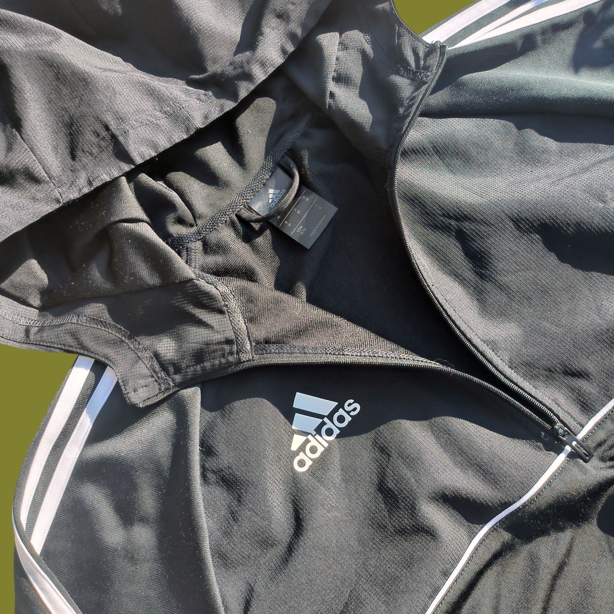 Курточка-ветровка Adidas Climacool Розмір: M