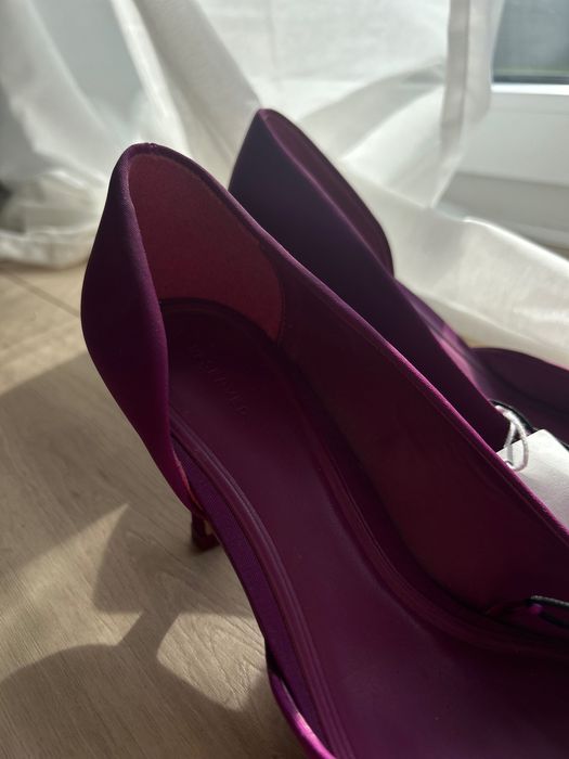 Nowe buty na obcasie Reserved 37