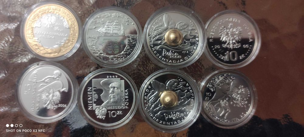 Zestaw 8 srebrnych monet 10 zł.
