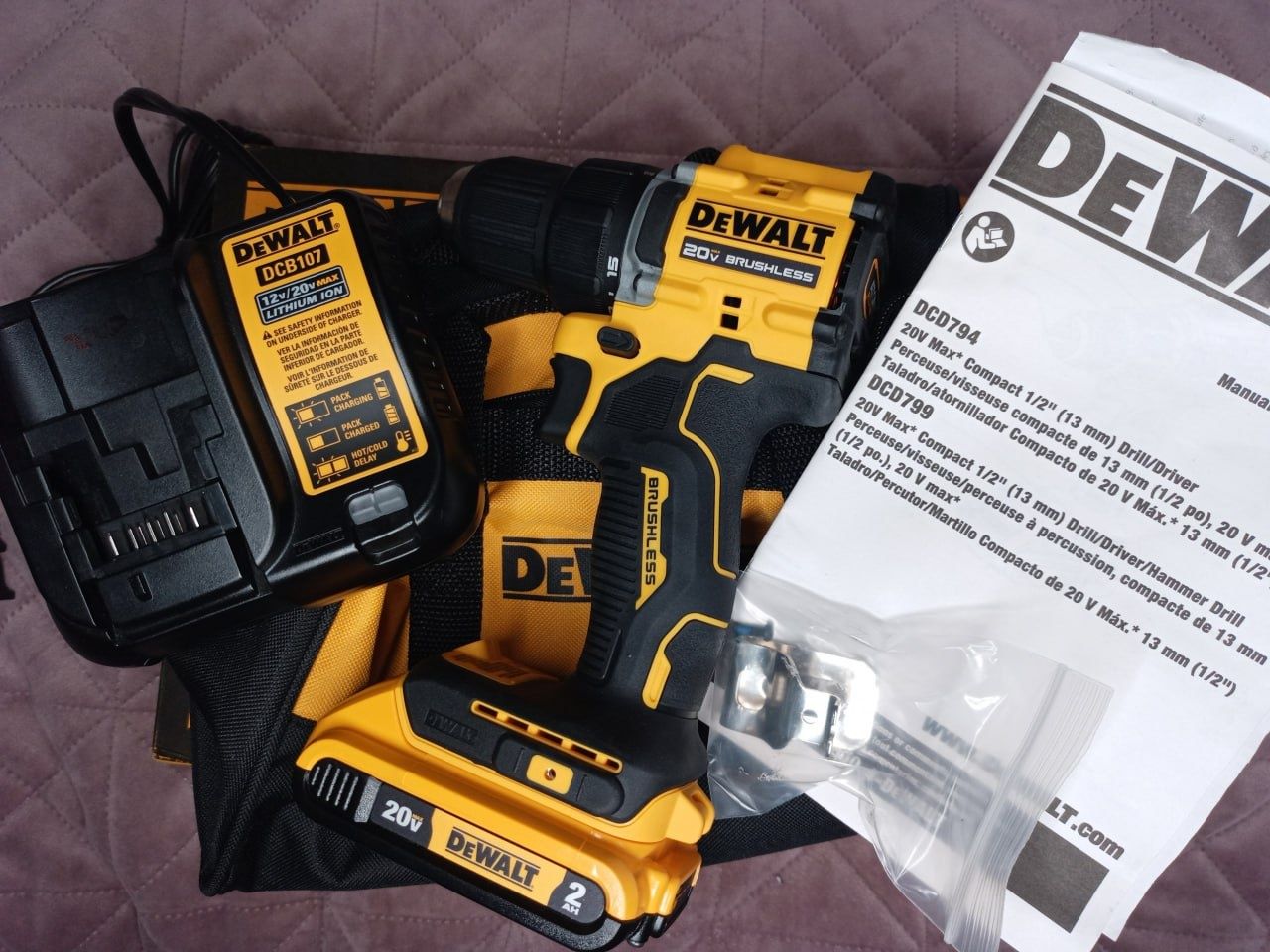 Набор Шуруповерт DEWALT DCD794D1 20V бесщеточный