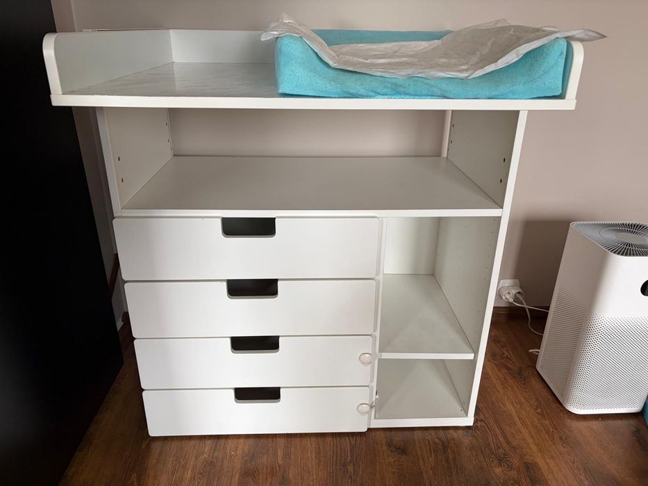 Stół do przewijania.