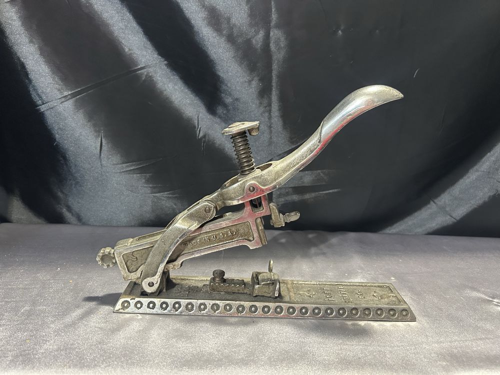 Antyczny Zszywacz z Patentem MADE IN U.S.A., AGME STAPLE 00