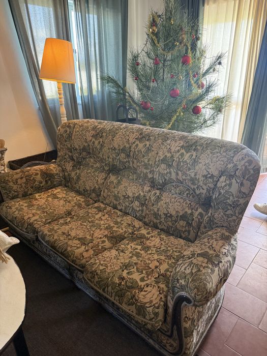 Conjunto sofa-cama e 2 poltronas de tecido