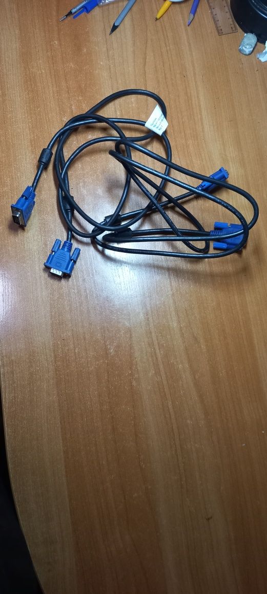 Два кабеля VGA для монитора