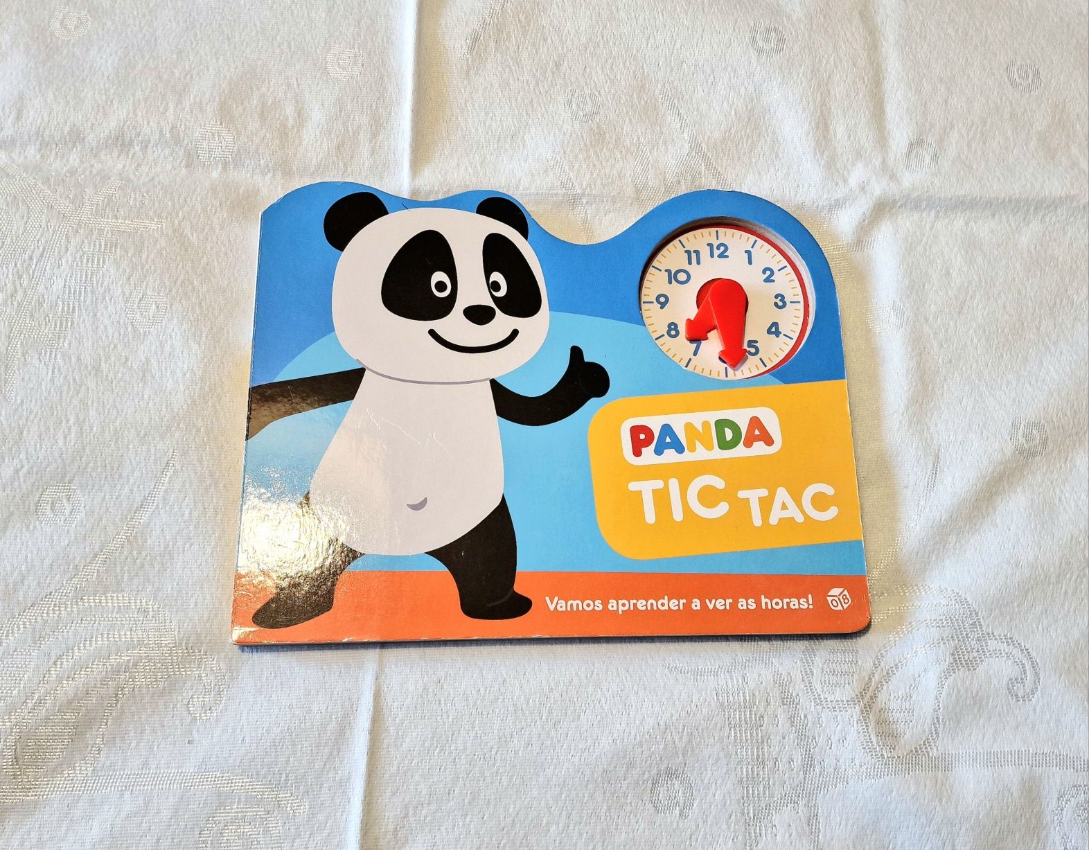 Livro do Panda para ensinar a ver as horas