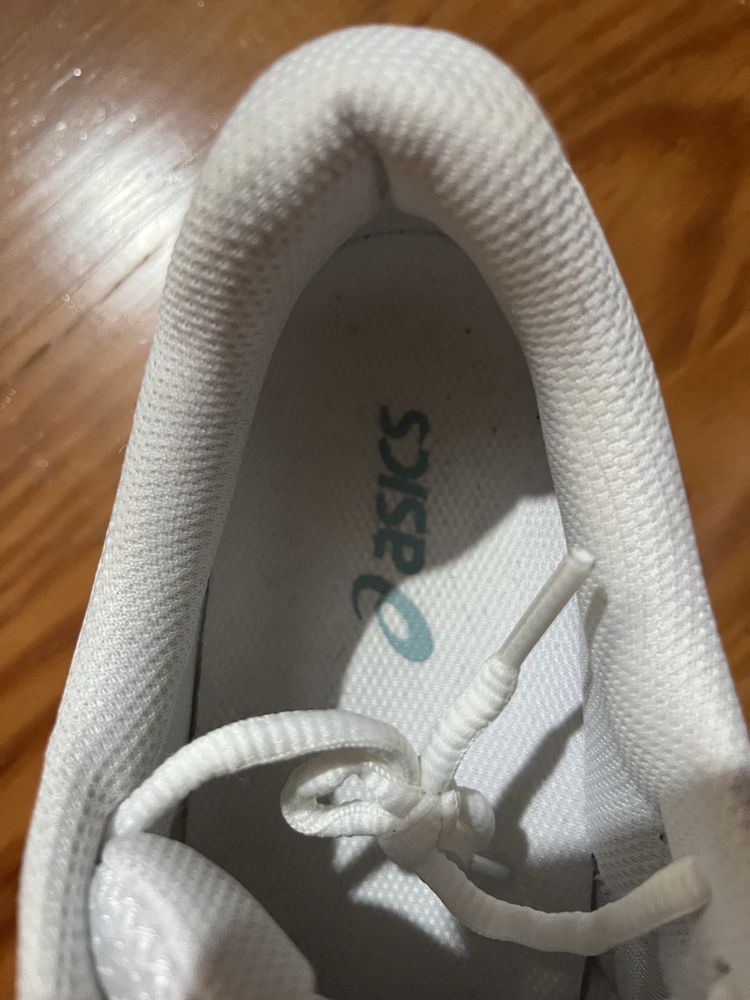 Sapatilhas ASICS- brancas e azul clarinho
