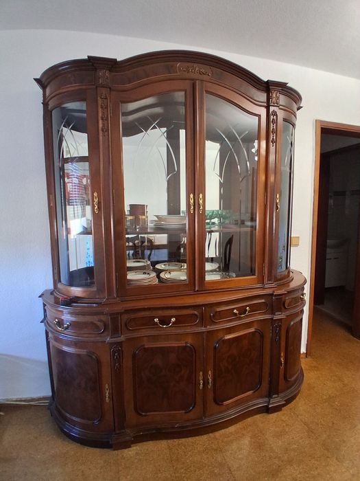 Cristaleira de sala de jantar