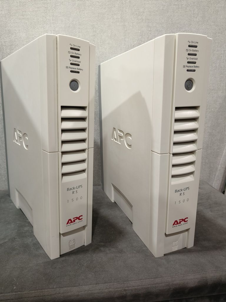 Источник безперебойного питания APC BACK-UPS RS 1500