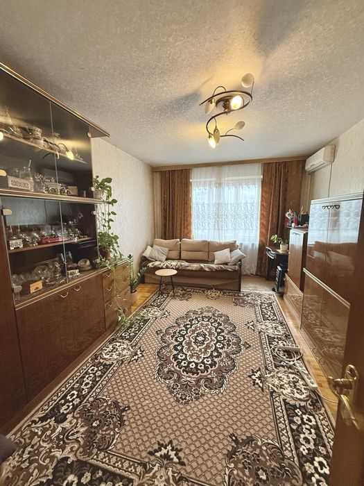 Продам 2-кім кв по вул. Ревуцького 19/1