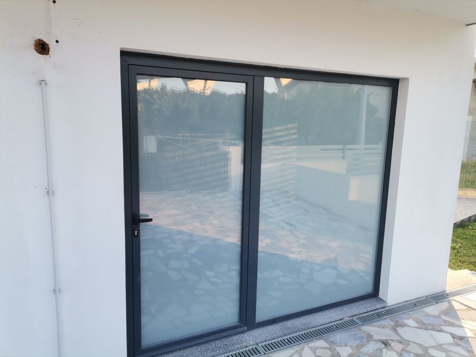 Vendo porta e vidraça em alumínio lacadd