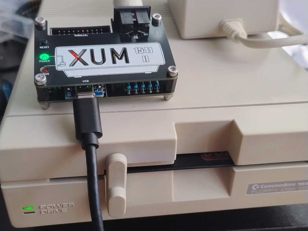 Adapter XUM 1541 - II do Commodore