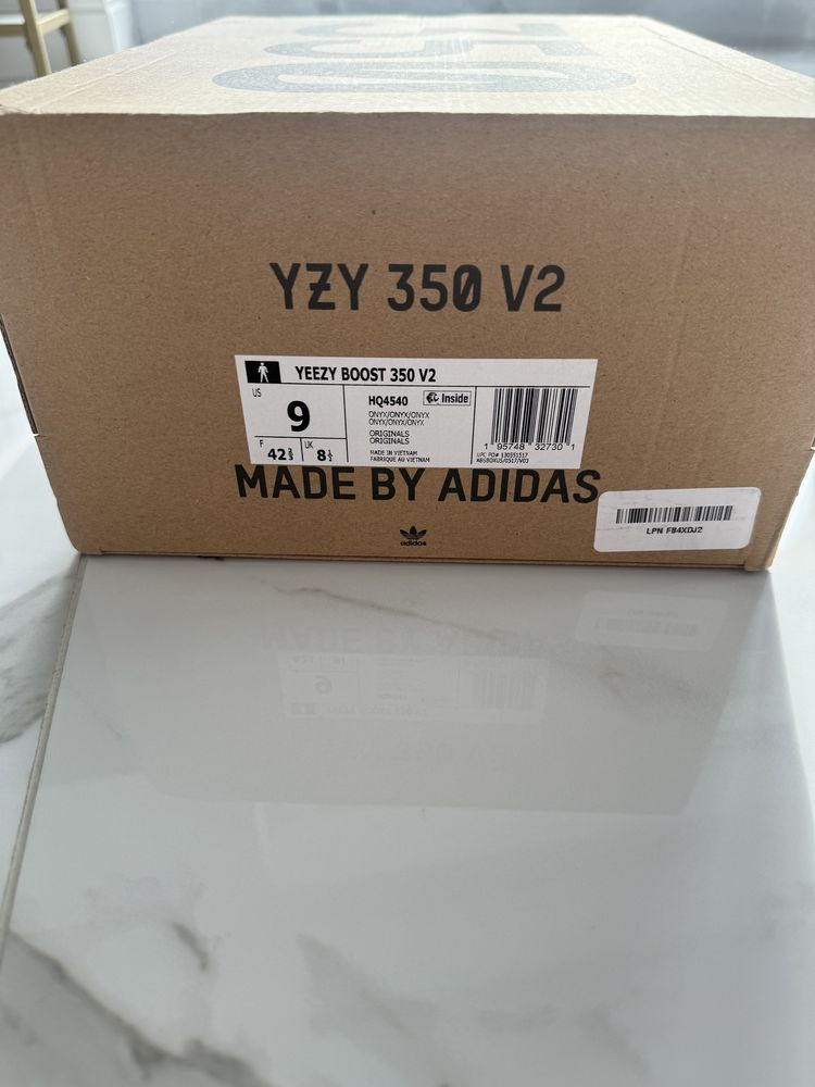 Adidas Yeezy Boost 350 V2 in Onyx оригінал (EU 42,5)
