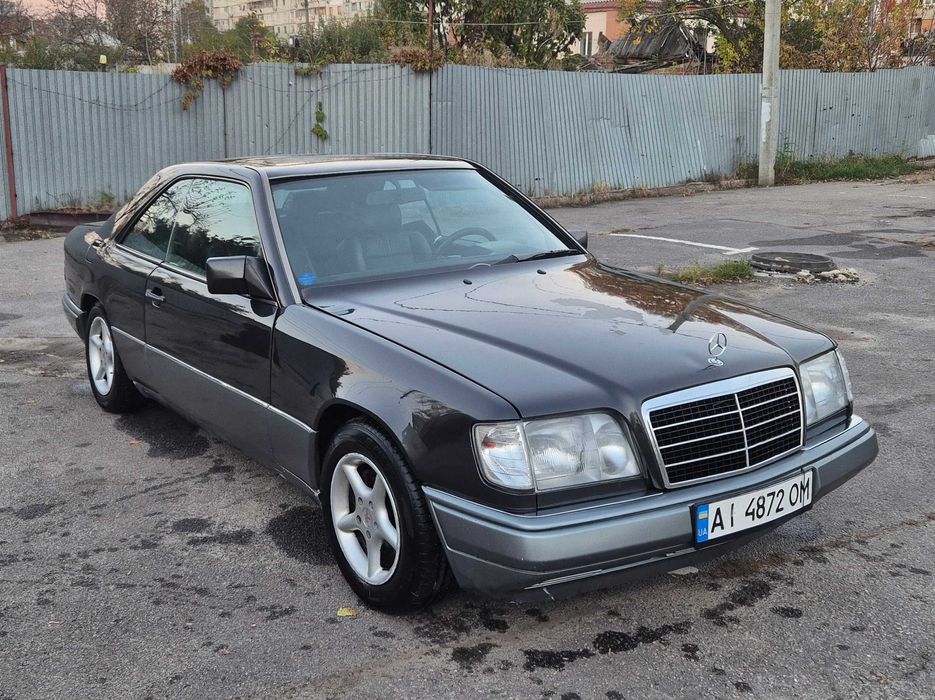 Mercedes 124 Купе в гарному стані