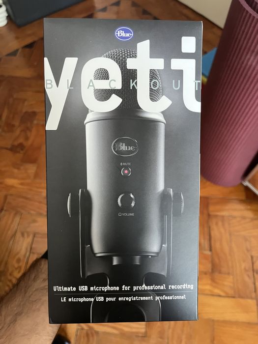 Blue Yeti Blackout Microfone selado c/ Suporte