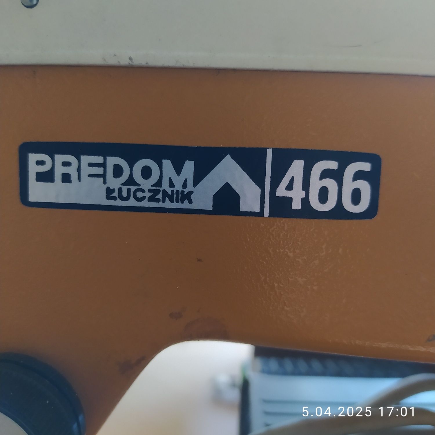 Walizkowa maszyna do szycia
