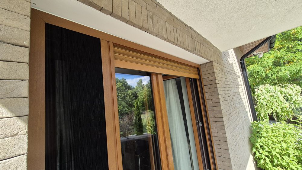 Moskitiery PLISOWANE NA WYMIAR - montaż - Żaluzje Rolety Plisy