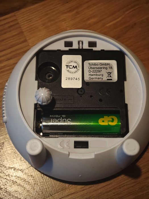 Radiobudzik TCM Tchibo, analogowy, funkcja drzemki, srebrno-biały