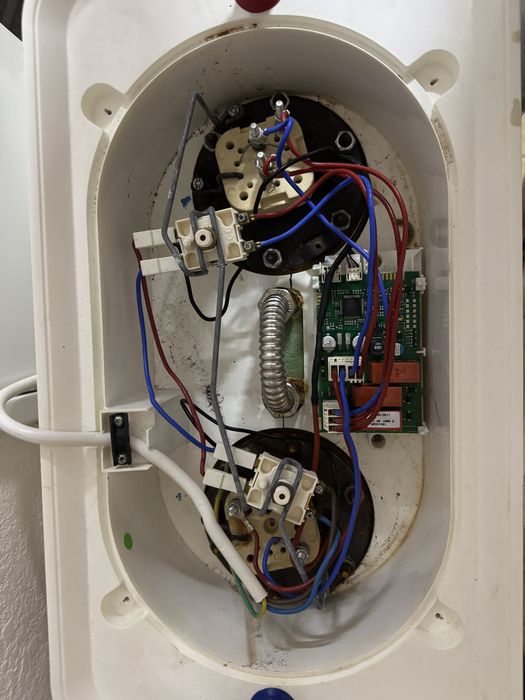 Бойлер Atlantic Vertigo Steatite 80. Потік, електроніка працює