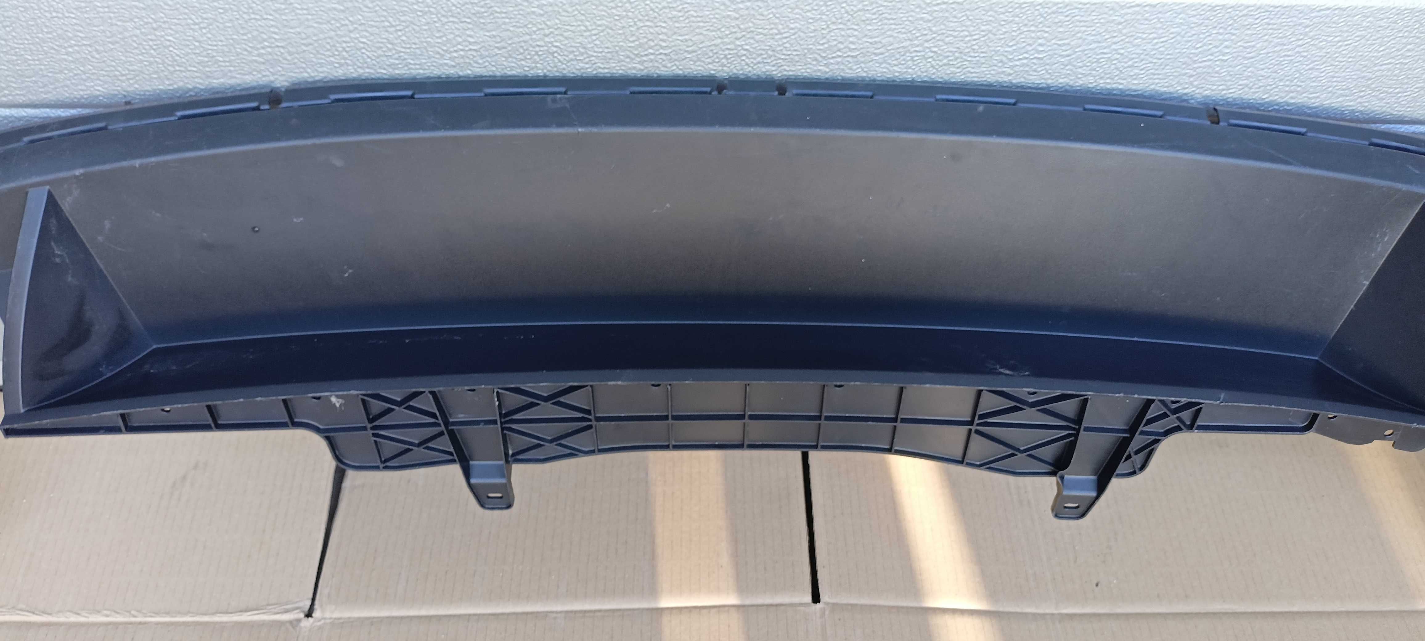 VW PASSAT B7 KOMBI spoiler dyfuzor dokładka zderzaka tył oryginał.