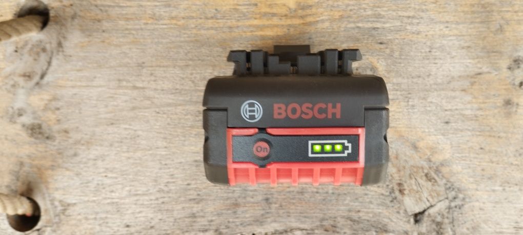 Bateria Bosch 18v nova