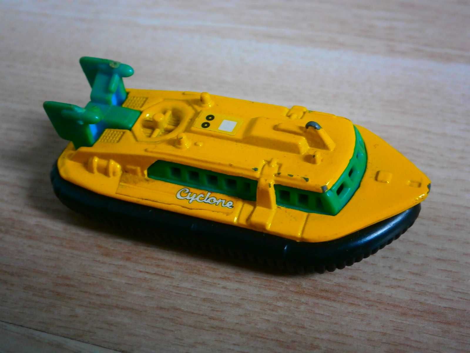 EDOCAR - łódź miniatura