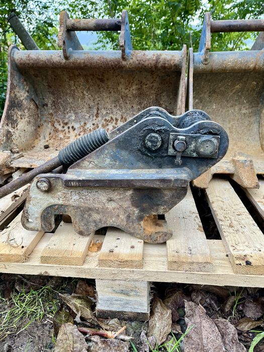 Skarpówka i dwie łyżki podsiebierne z szybkozlaczem Kubota KX 016 JCB